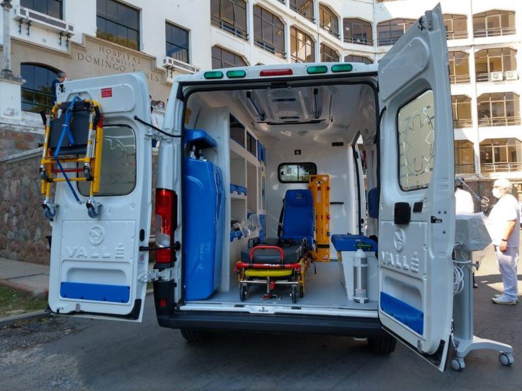 La ambulancia de "alta complejidad" entregada este viernes al Hospital Domingo Funes por el Gobierno de Córdoba. (Foto: gentileza Marcos Montoya).