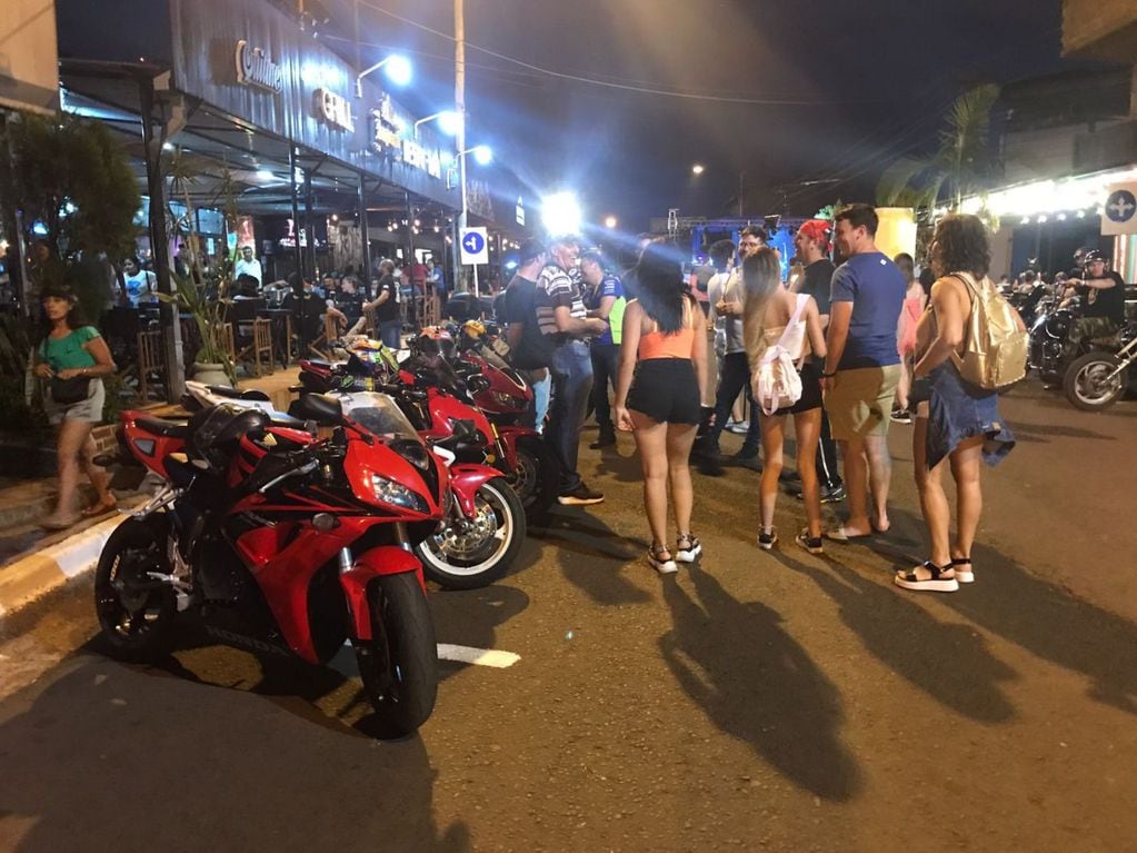 Se realizó la jornada única del Moto Rock en Puerto Iguazú y contó con un gran público.