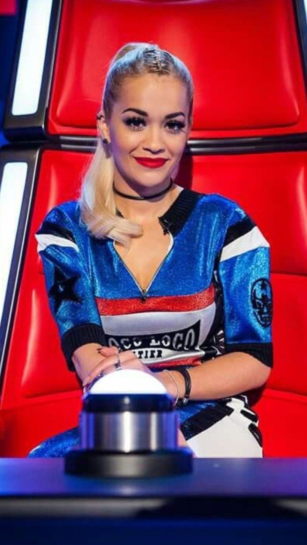 Rita Ora como jurado en The Voice UK.