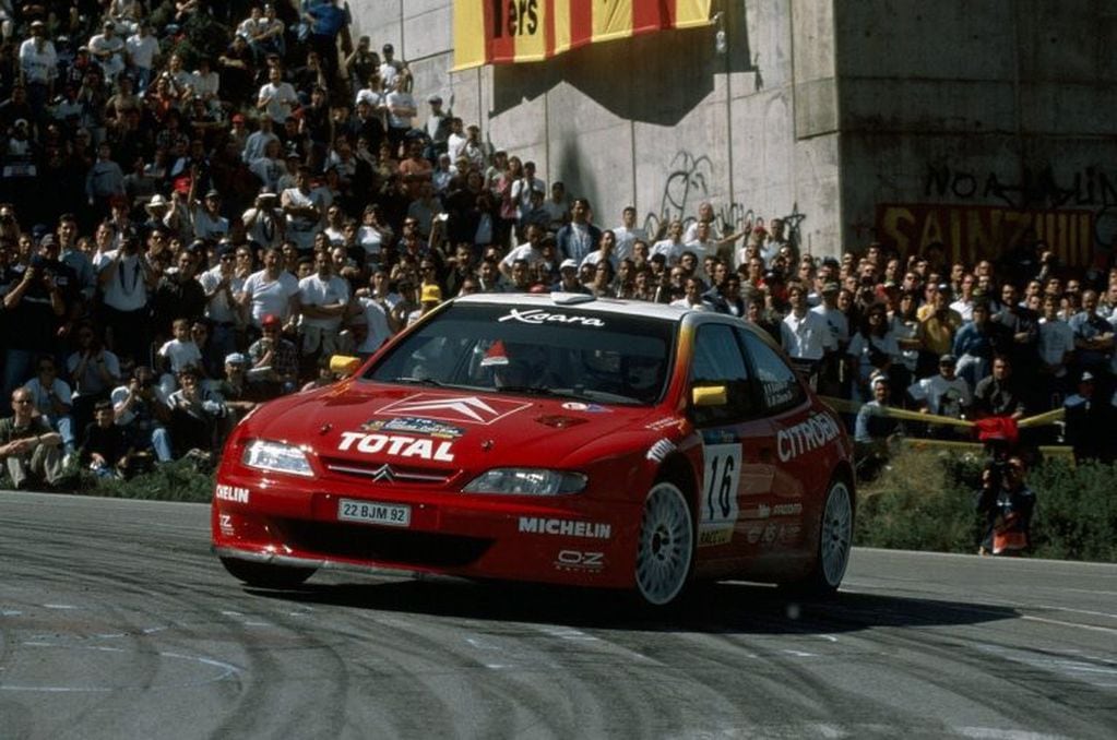 Philippe Bugalski, navegado por Jean-Paul Chiaroni, durante el Rally de España 1999. El primer triunfo de Citroën en el WRC.