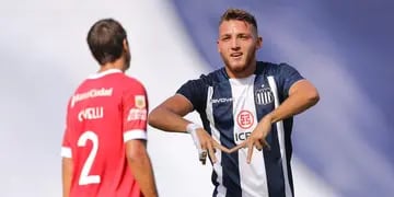 Mateo Retegui volvió al gol y abrió el marcador para Talleres ante Huracán