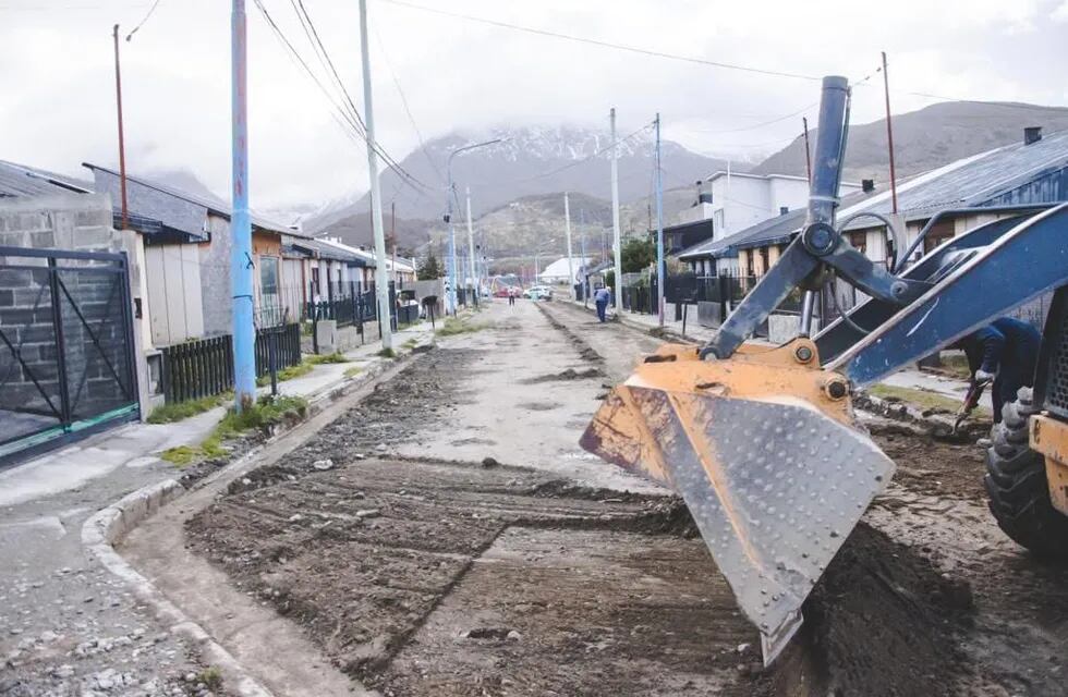 Ushuaia: construyen cordones cuneta y desagües pluviales en el barrio de Gendarmería