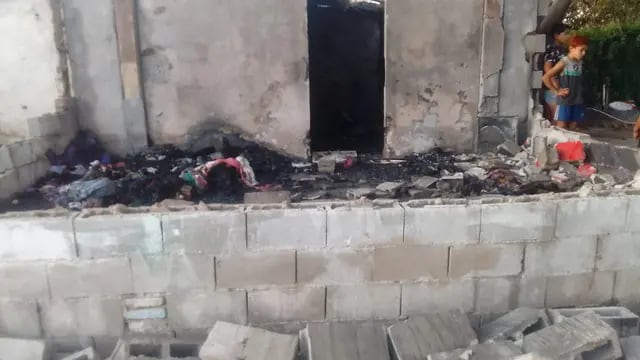 Incendio en barrio Alta Córdoba dejó a una familia sin hogar.