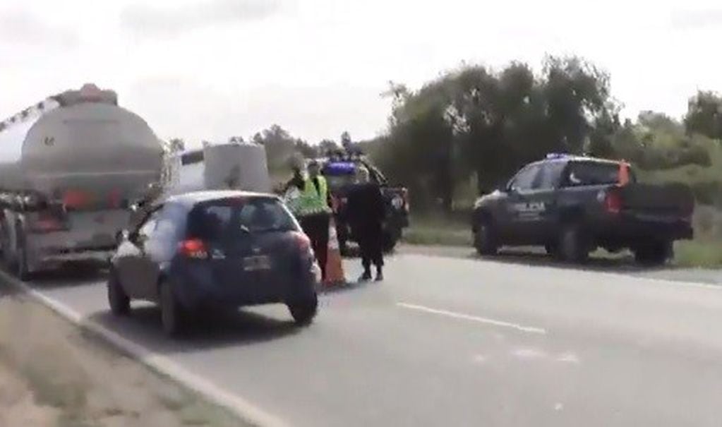 El operativo policial obstruyó el tránsito desde el mediodía hasta las 16 entre Rosario y Granadero Baigorria. (Captura de pantalla)