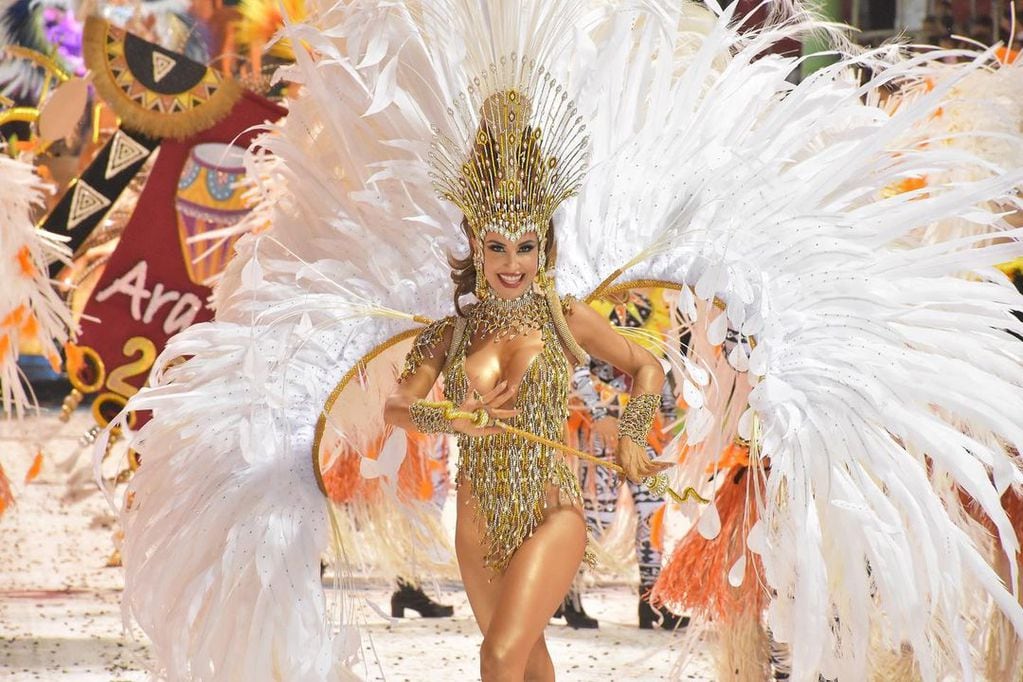 Lourdes Sánchez en el carnaval de Corrientes