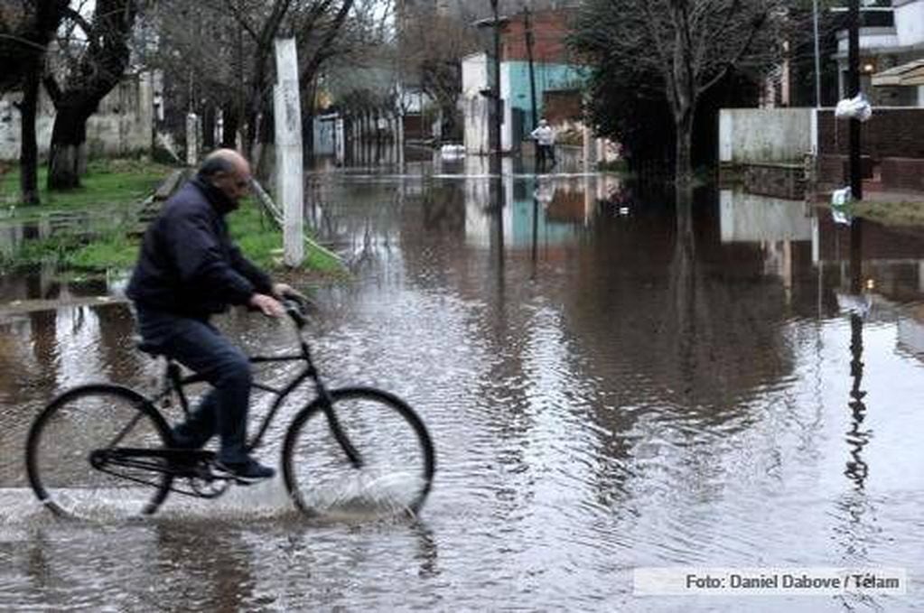 Una sudestada provocó el desborde del Río de la Plata