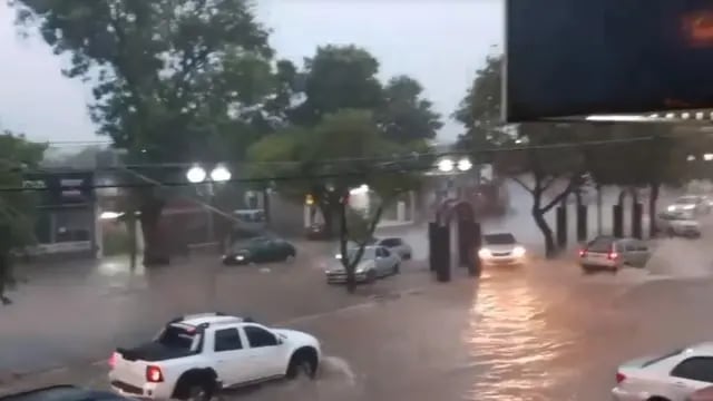 Lluvia. El temporal en las calles de Alta Gracia. (Captura de video)