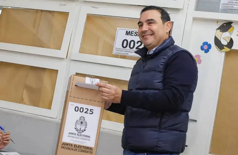 Gustavo Valdés ya votó en las PASO 2023 y confirmó que viajará a Buenos Aires para esperar los resultados.