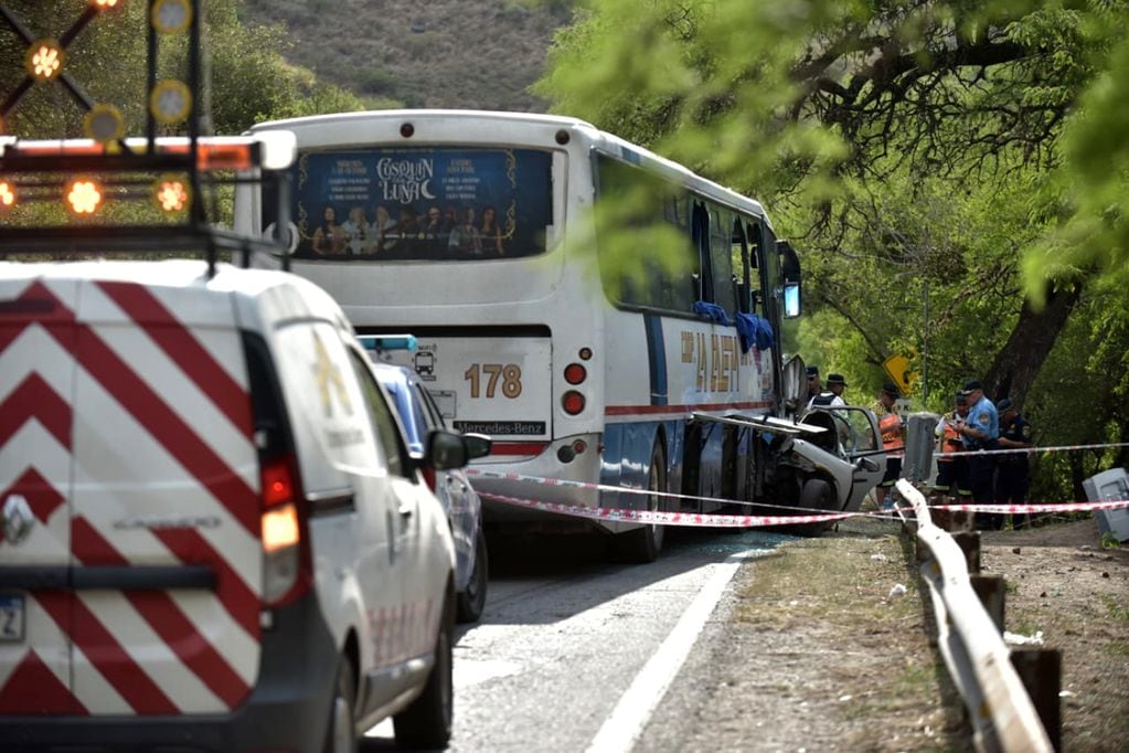 Cuatro víctimas fatales tras el impacto de los vehículos en Córdoba.