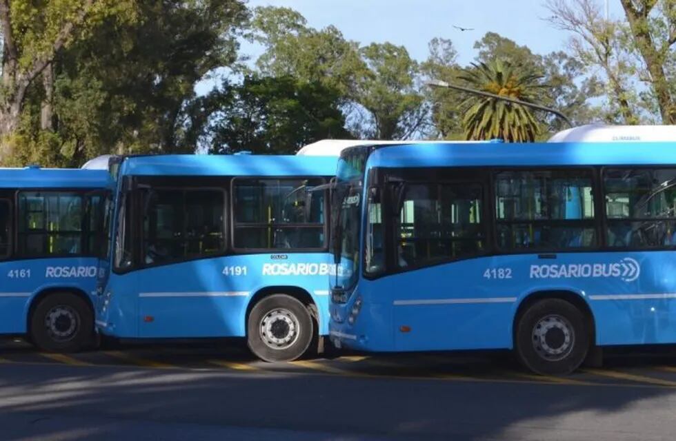 Coches nuevos de Rosario Bus fueron llevados a Buenos Aires. (Archivo)