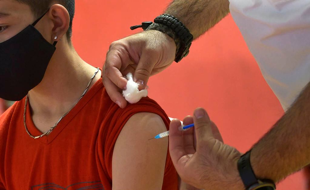 "Hay un 10% de mayores de 18 años que no iniciaron el esquema de vacunación", comentó la ministra de Salud
Foto: Orlando Pelichotti
