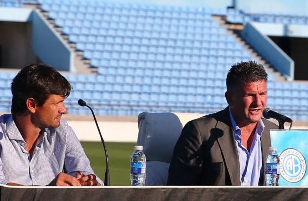 Mauro Óbolo, o como lo definió Luis Artime, su "mano derecha" para lograr el ascenso, deja Belgrano y su futuro está en España.