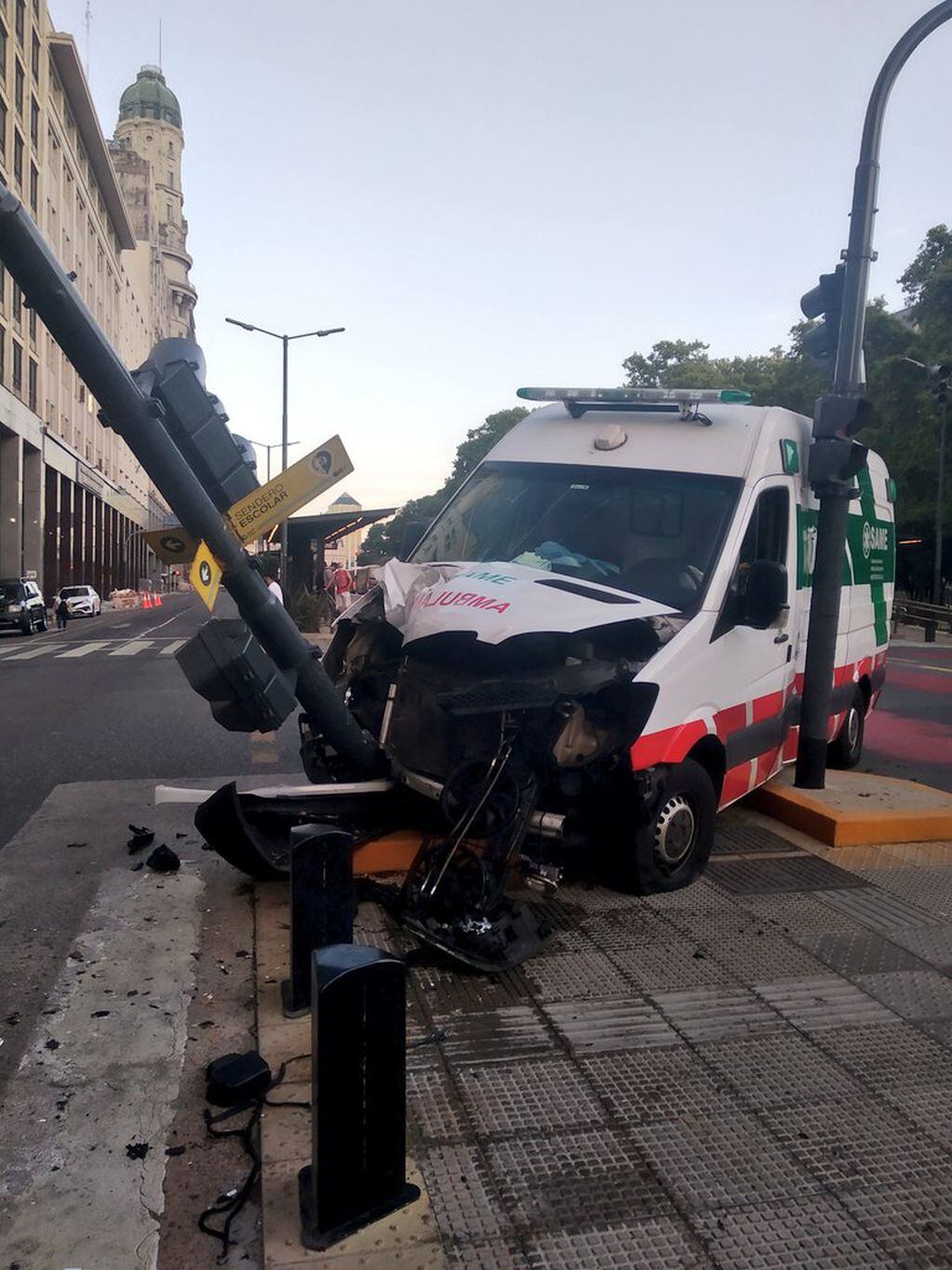 Choque de ambulancia en el centro porteño