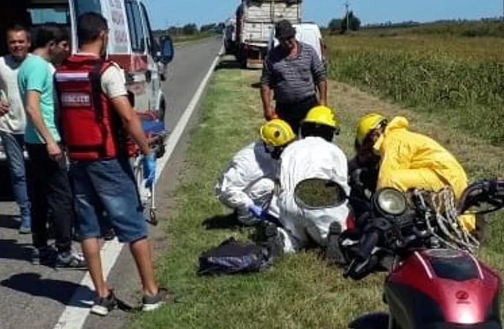 El motociclista perdió el control a causa de un bache de la Ruta 35, en Huinca Renancó.