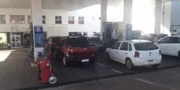Se agudiza la situación del faltante de combustible en Eldorado