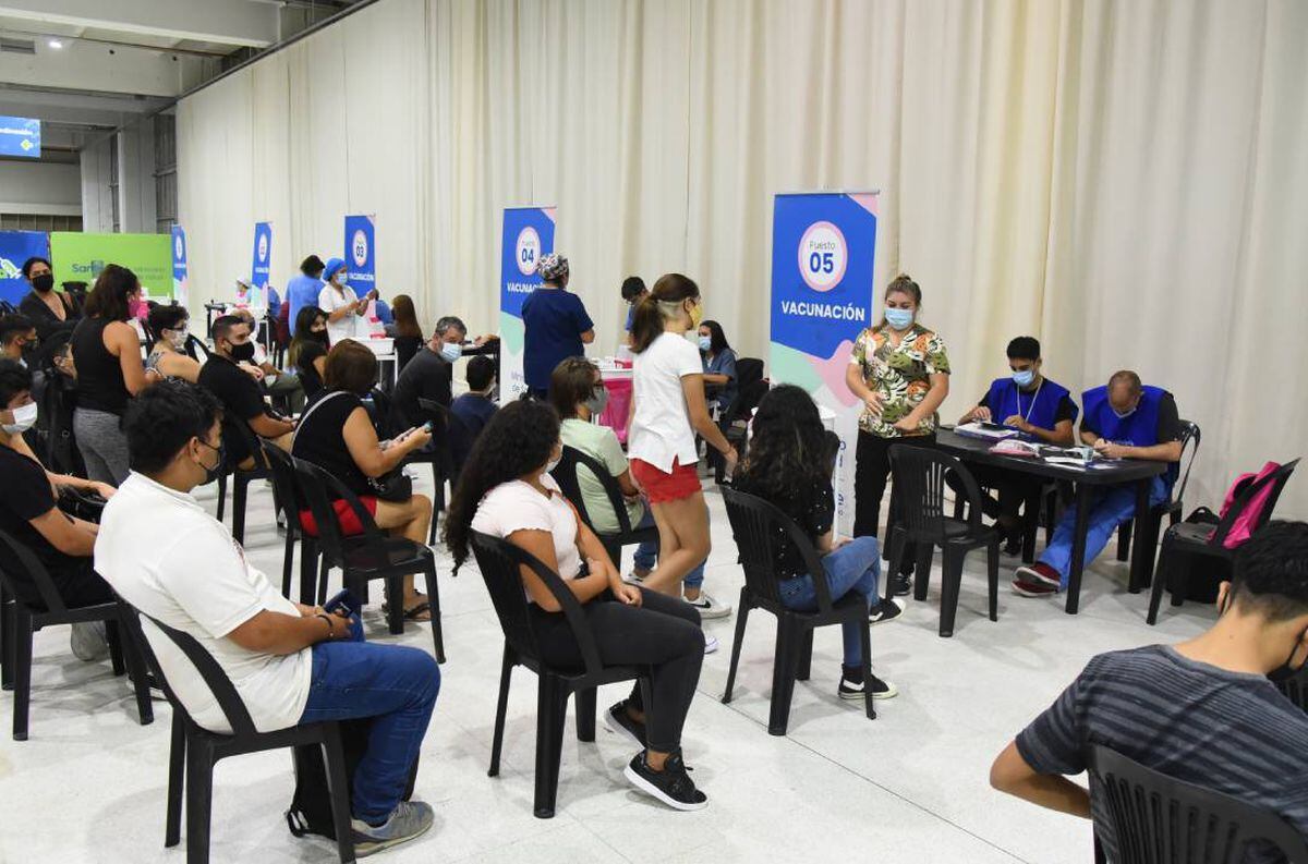 Abrieron nuevo mega vacunatorio en el Portal Rosario