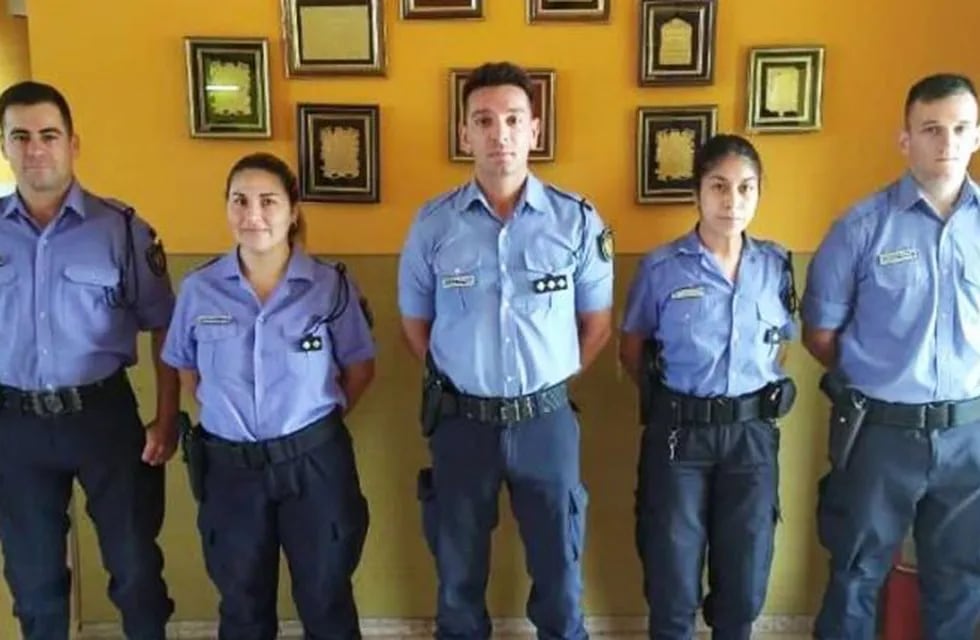 Reconocimiento a policías pampeanos (Facebook)