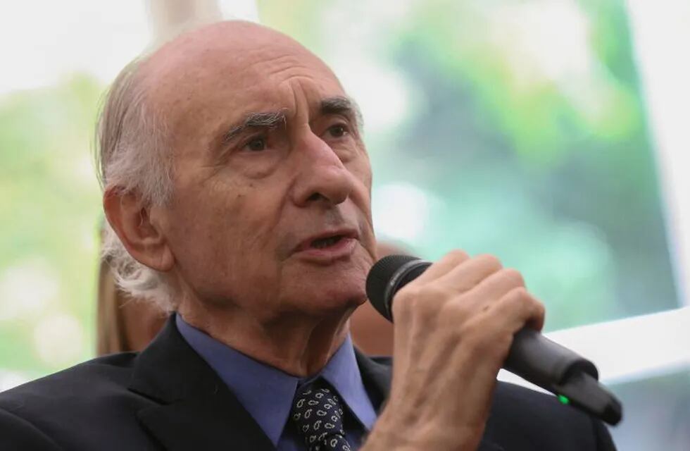 El ex presidente argentino Fernando de la Rua participa del evento \