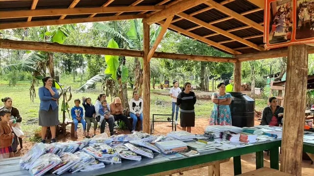 El merendero “Somos Felices” recibió kits de útiles escolares en Puerto Iguazú