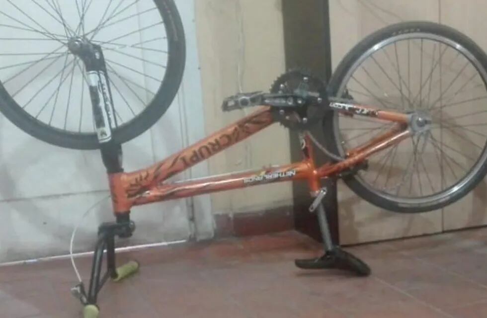 Así apareció la bicicleta robada a un deportista sanjuanino.