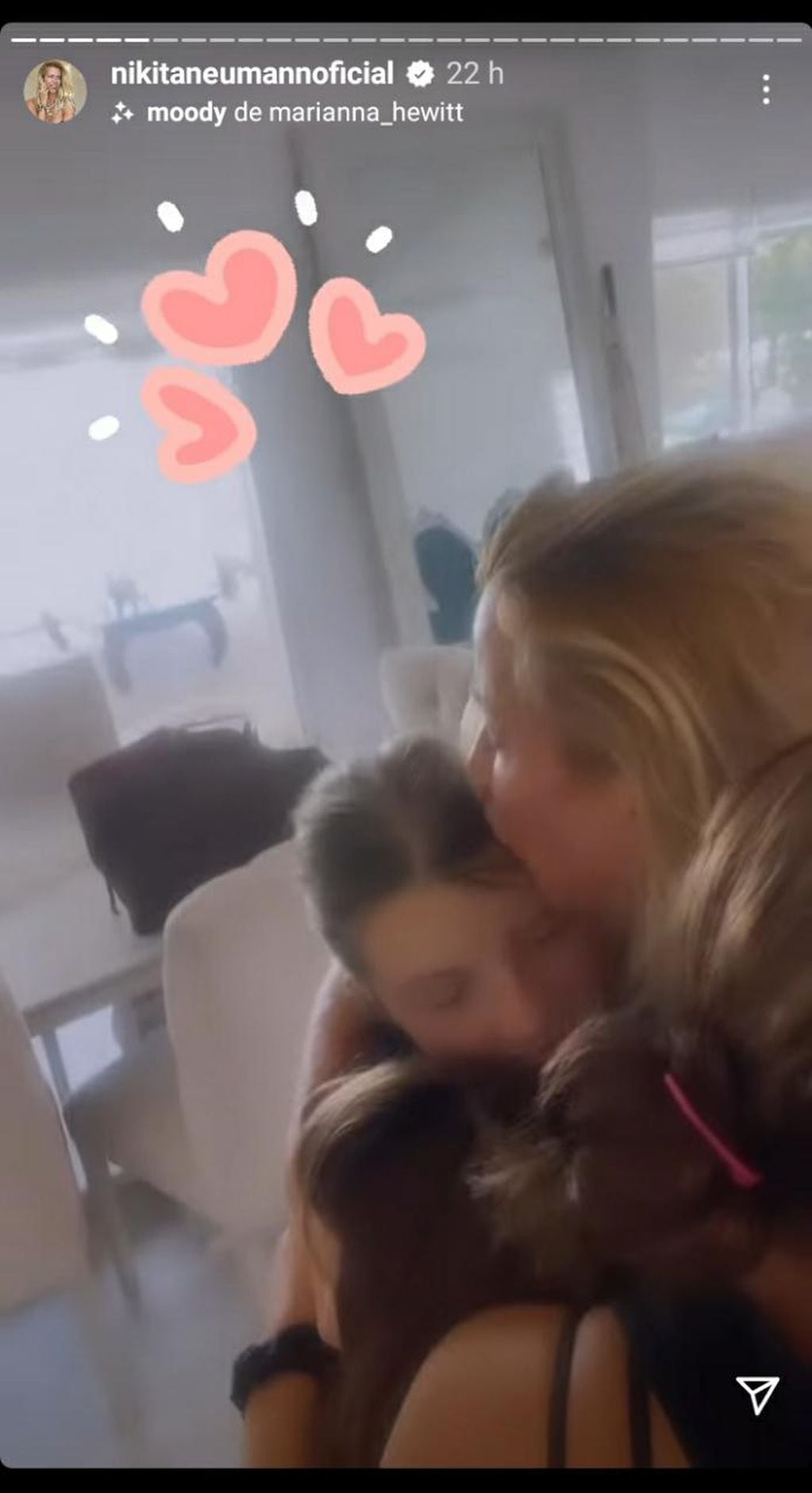 El emotivo video de Nicole Neumann con sus hijas