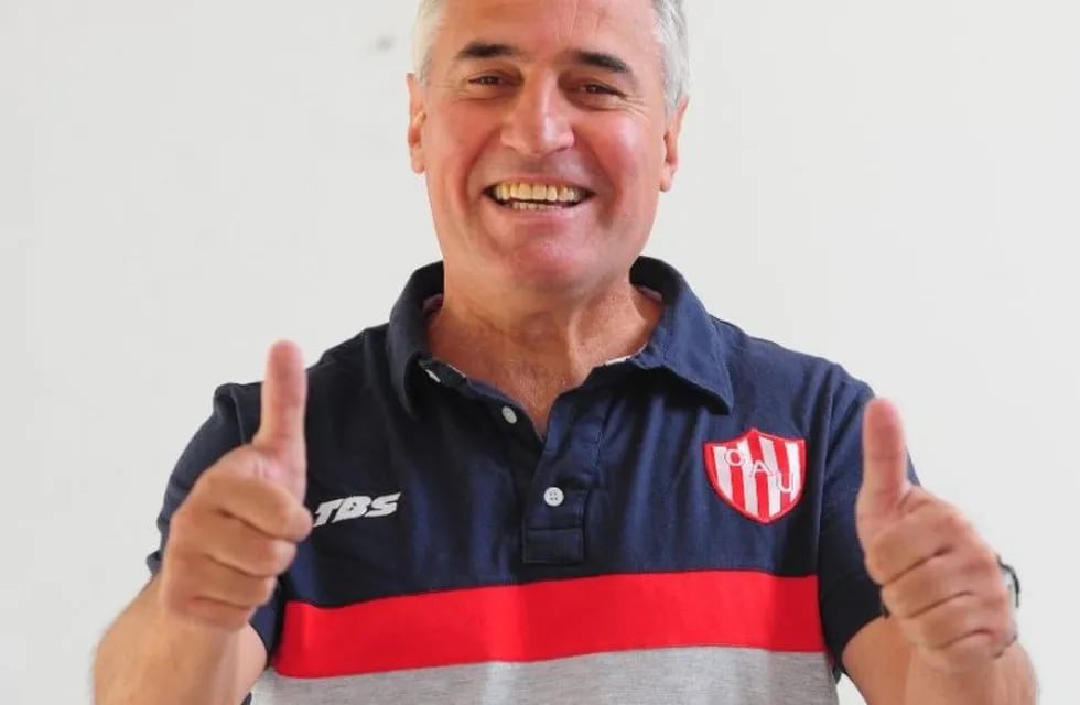 Leonardo Madelón acordó su continuidad como técnico de Unión. (@clubanunion)