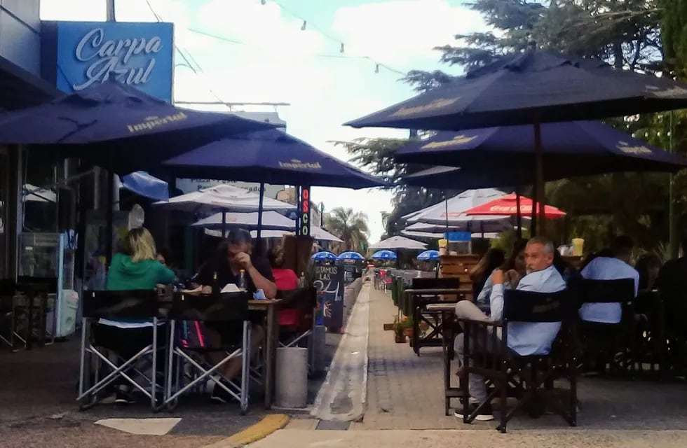 Gualeguaychú. Peatonal gastronómica.