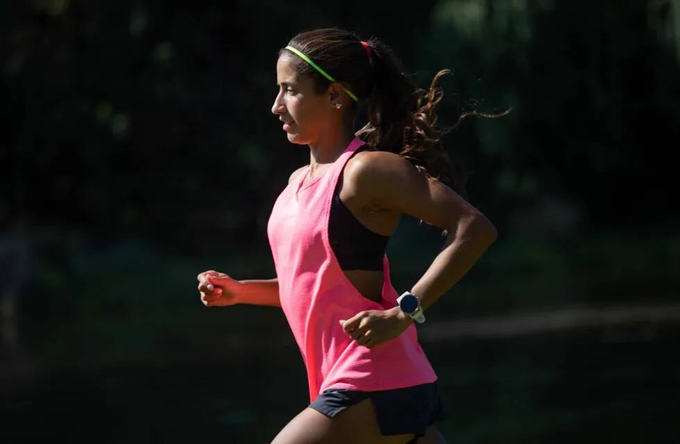 Almafuerte. La campeona argentina de trail running Paula Galíndez entrenando. (Nelson Torres)