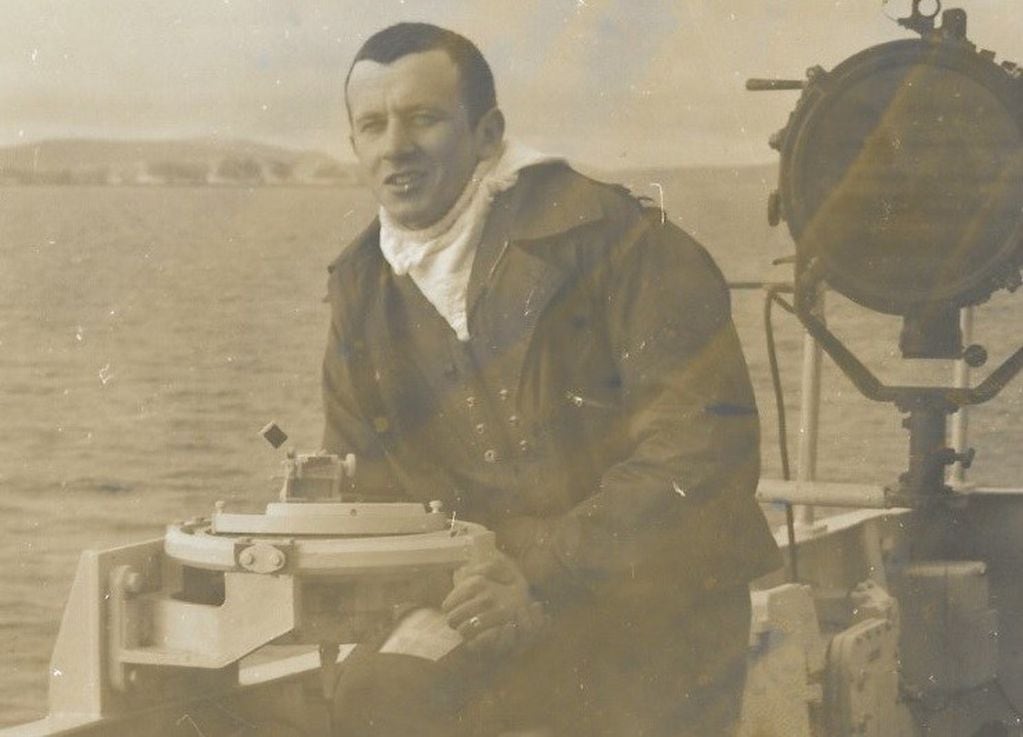 Paul McKay, durante su servicio en la Royal Navy, en la guerra de las Malvinas.