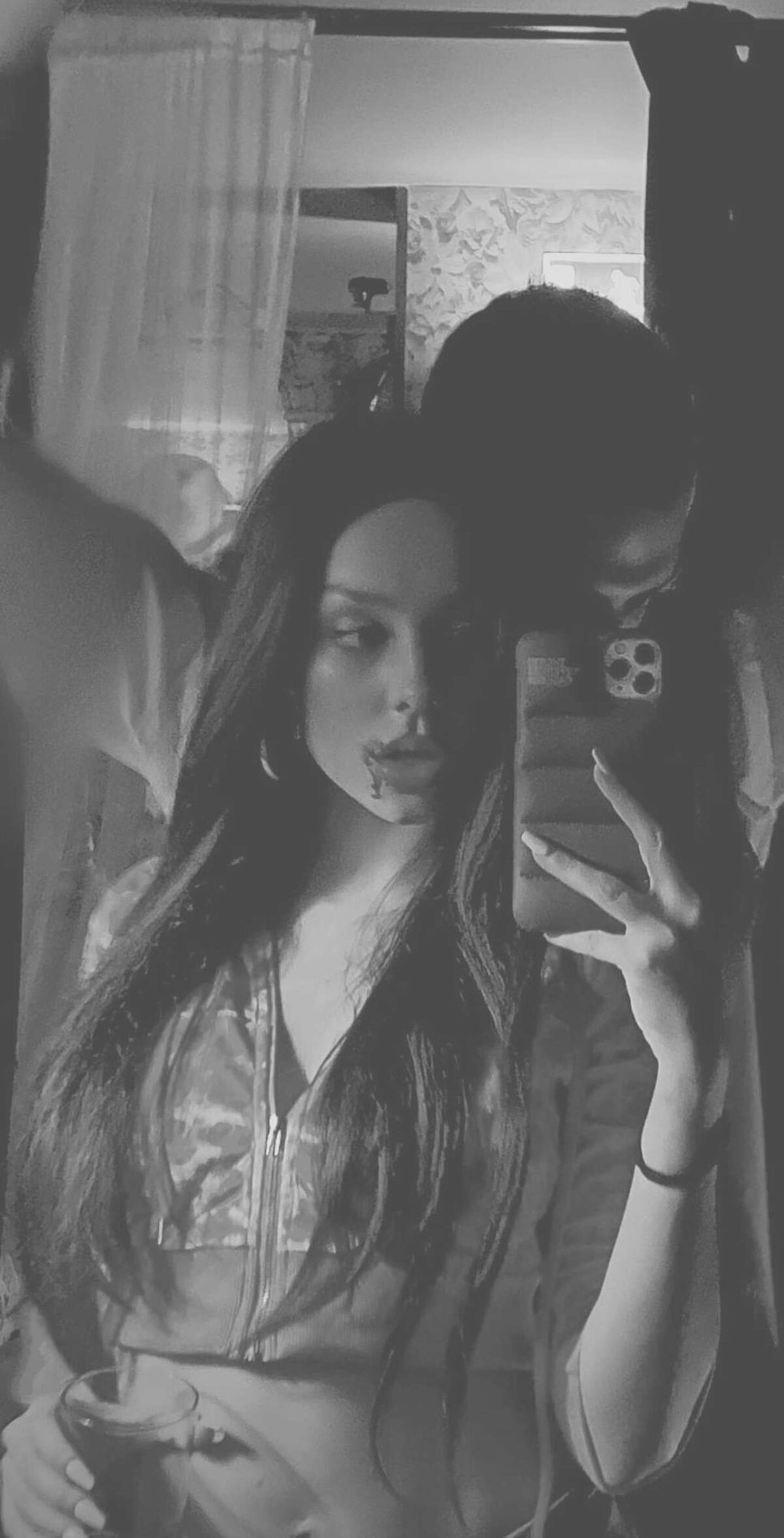 Ester Expósito y Nicolás Furtado