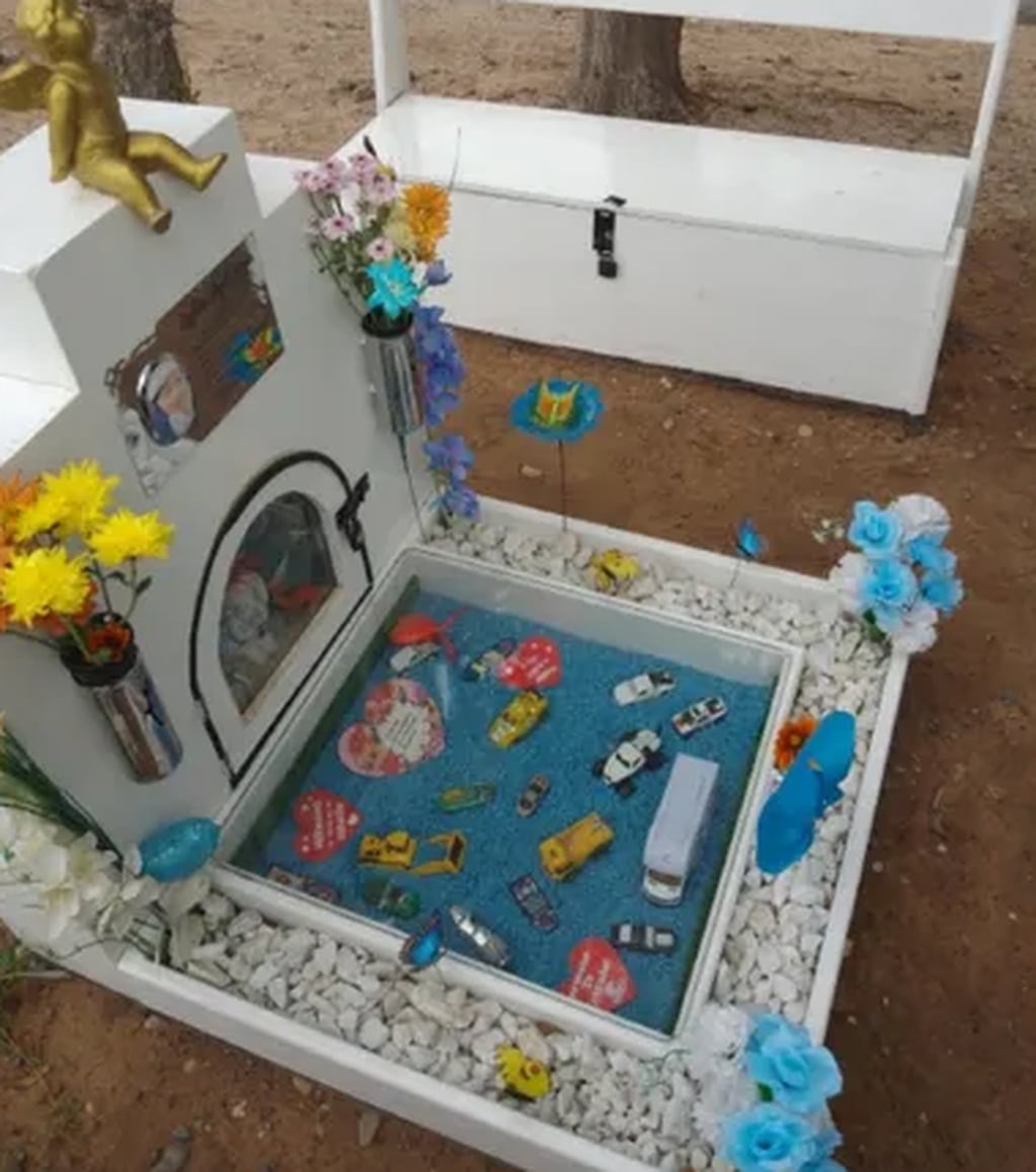 Saquearon la tumba de un bebé en el cementerio de El Progreso, ciudad de Neuquén.