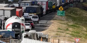 Demoras de tránsito en la Autopista Rosario-Buenos Aires
