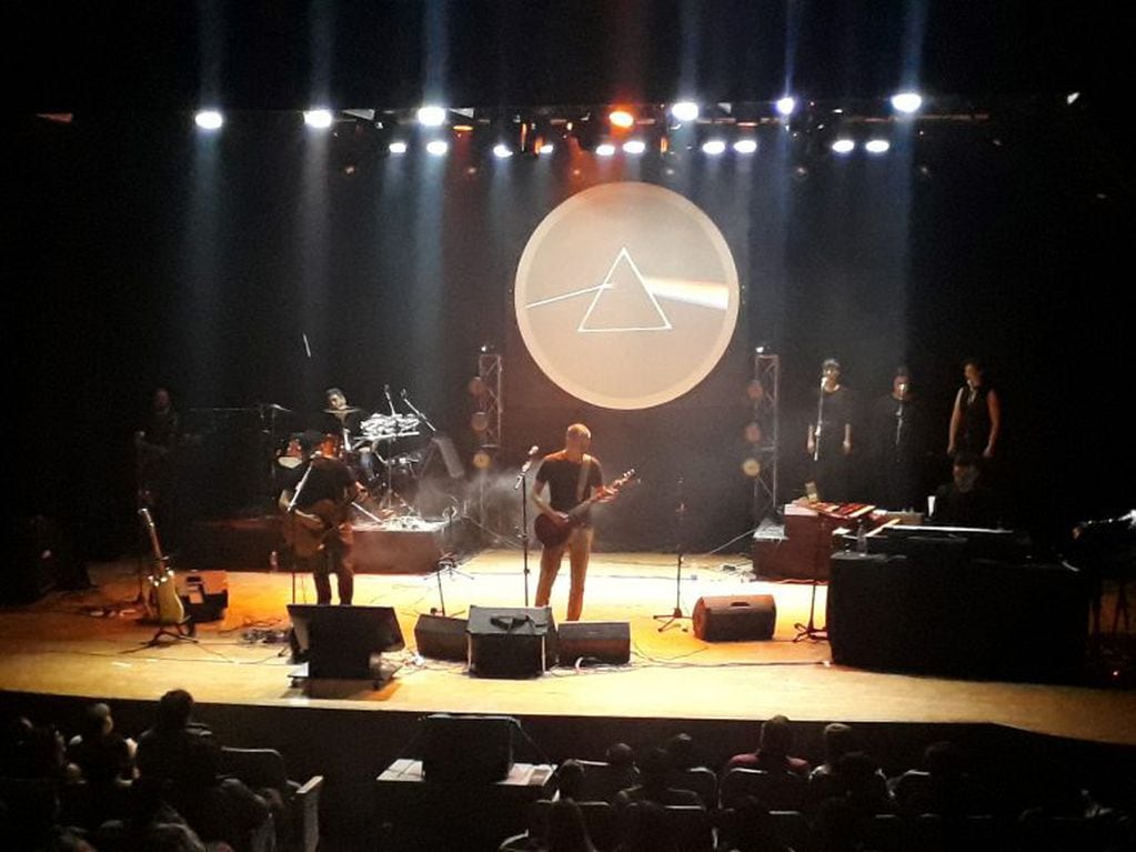 Música, luces y efectos para una presentación espectacular