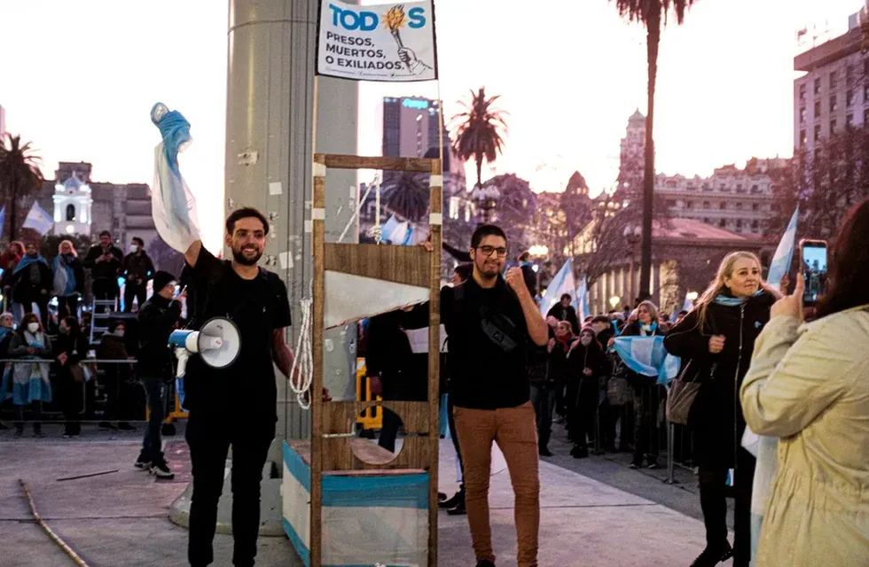 Detuvieron a miembros de Revolución Federal, entre ellos a su líder Jonathan Morel