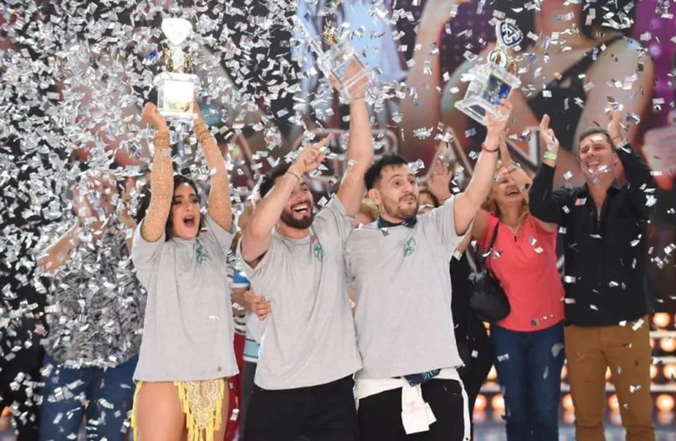 Nico Occhiato y Flor Jazmín Peña se consagraron campeones del Súper Bailando (@laflia_ok).