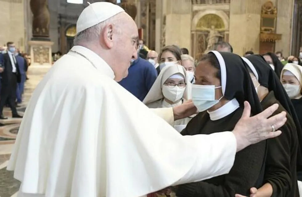 El papa Francisco fue inmunizado con la tercera dosis de la vacuna contra el COVID-19. Foto Los Andes.