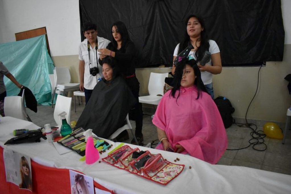 Taller de peluquería (Facebook Artes y Oficios - Municipalidad de Salta)