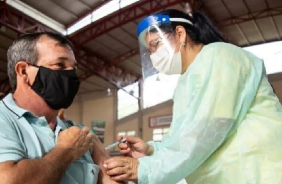 A partir del lunes comenzará la aplicación de la tercera dosis de la vacuna contra el coronavirus