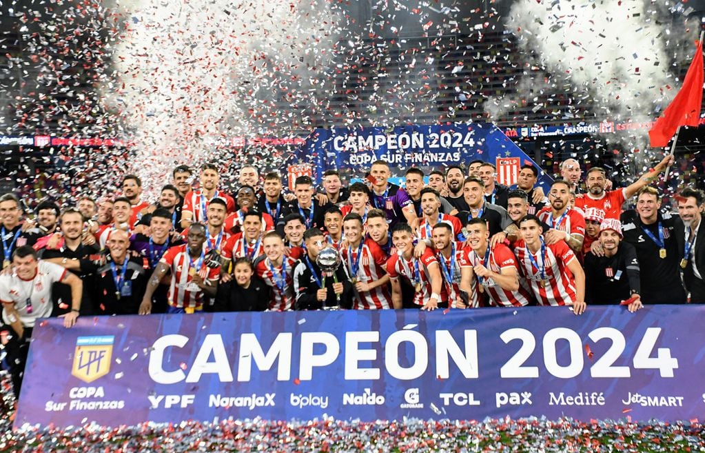 Estudiantes venció a Vélez y se coronó campeón ante Vélez en Santiago del Estero. (Fotobaires)