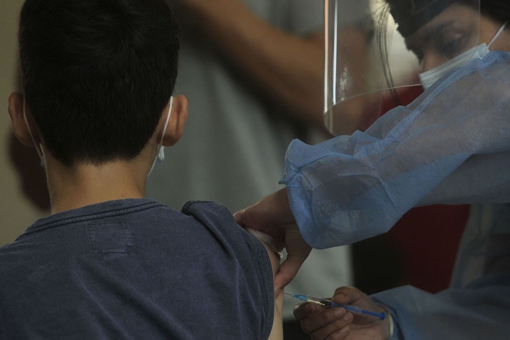 Vacunación en menores en el comedor universitariode Ciudad Universitaria contra el coronovirus 10 octubre 2021 foto Javier Ferreyra
