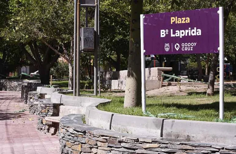 Godoy Cruz inició un plan para mejorar los paseos públicos del Departamento. La Plaza del Barrio Laprida es uno de ellas. Municipalidad de Godoy Cruz