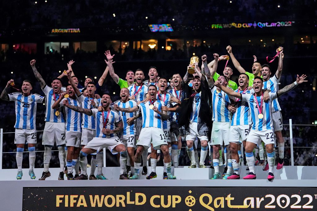 La Selección Argentina y su flamante coronación en Qatar. Foto: AP