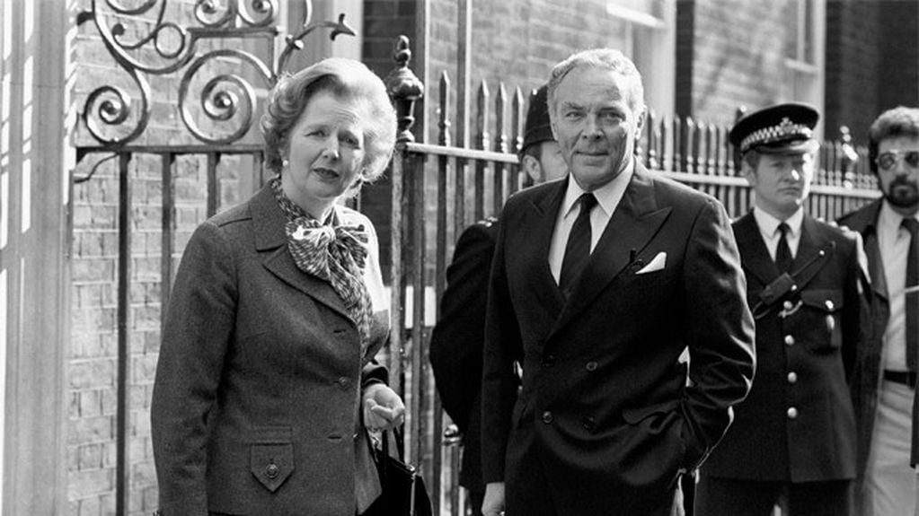 Negociaciones de guerra - Thatcher y Haig en Londres.