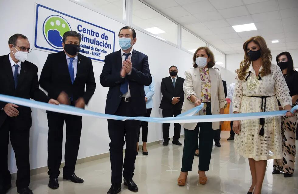 Inauguraron un Centro de Simulación para los estudiantes de medicina de la UNSE.