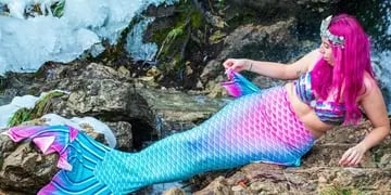 Paula, la joven que es furor en las redes sociales por hacer mermaiding