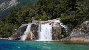 Cascada escondida al final del Brazo Tristeza, Bariloche