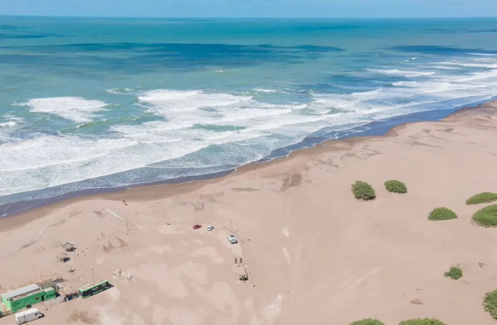 A 1 hora de CABA, esta playa de arena blanca es el destino ideal
