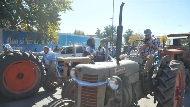 Tractorazo opositor en Plaza de Mayo