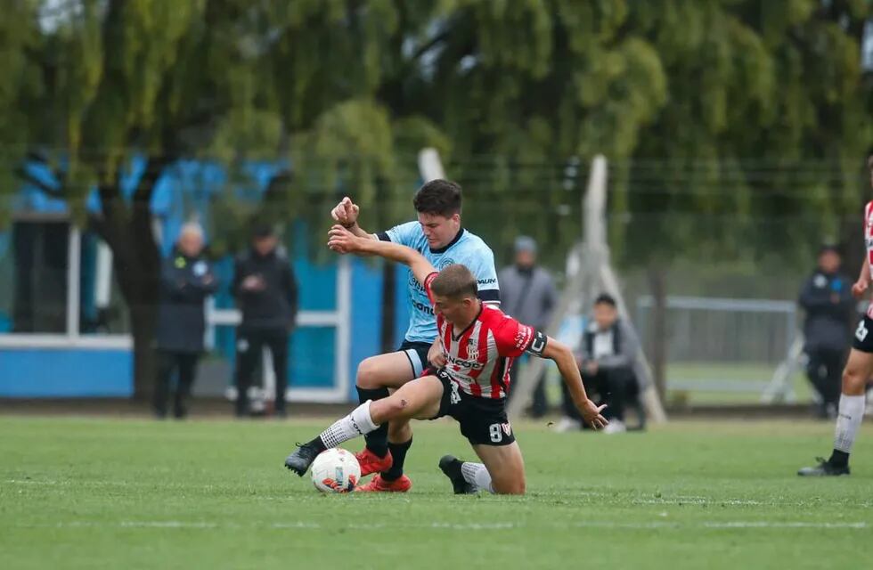 Nicolás Dubersarsky estuvo en la pretemporada de Instituto en Río Segundo.