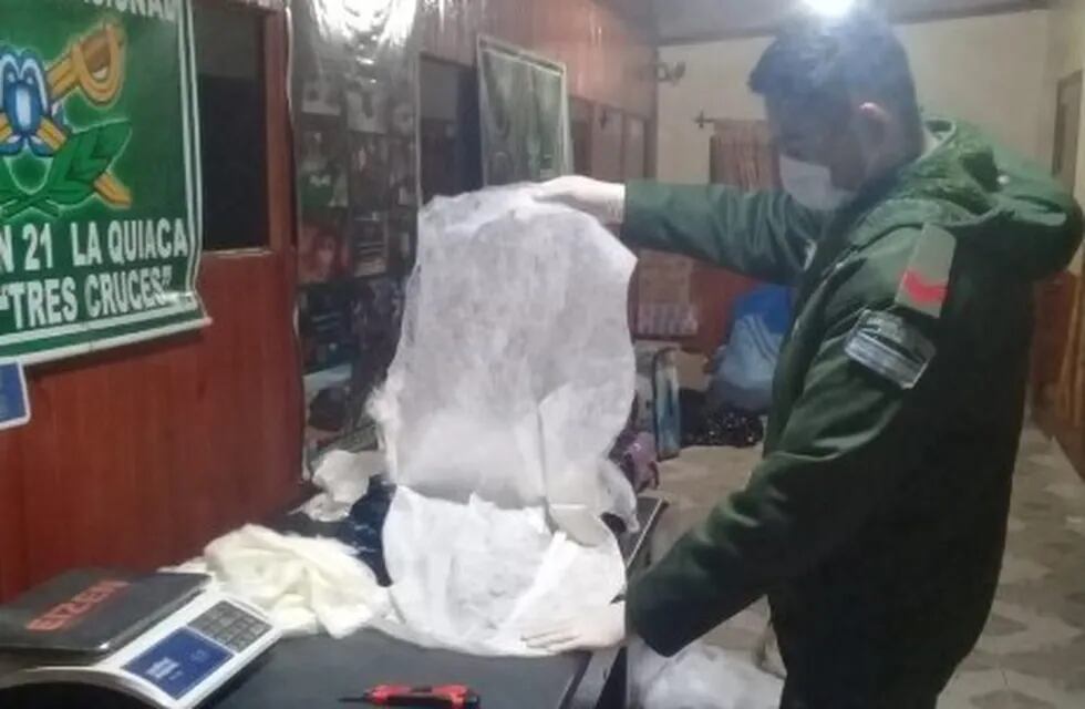 Detectan cocaína en camperas, en Jujuy